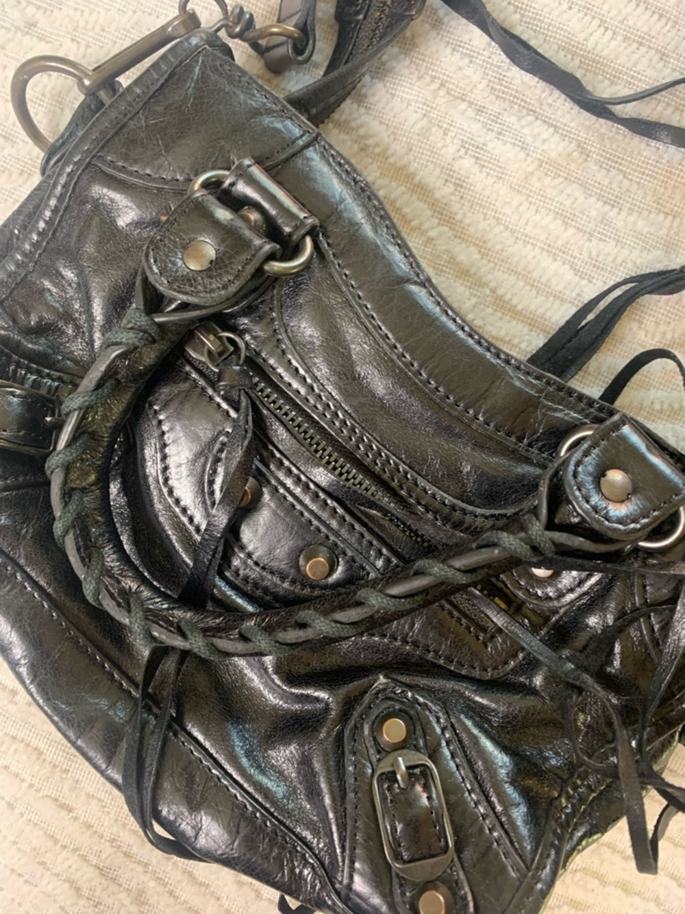 Black Women’s Leather Fringe Satchel Shoulder Bag - Picture 9 of 16